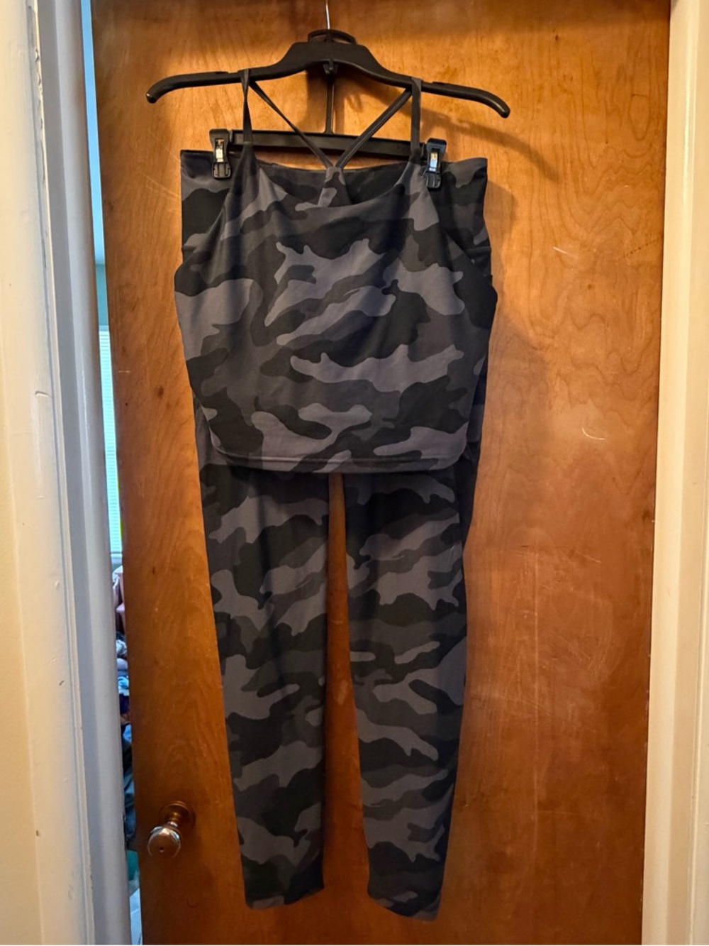 OLD NAVY Gray Camo Elevate Performance Bra/Legging